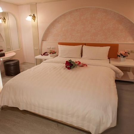 Showart Hotel Tajpej Buitenkant foto
